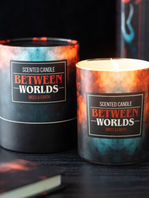 Between Worlds Moss & Earth Candle - Aromatherapy