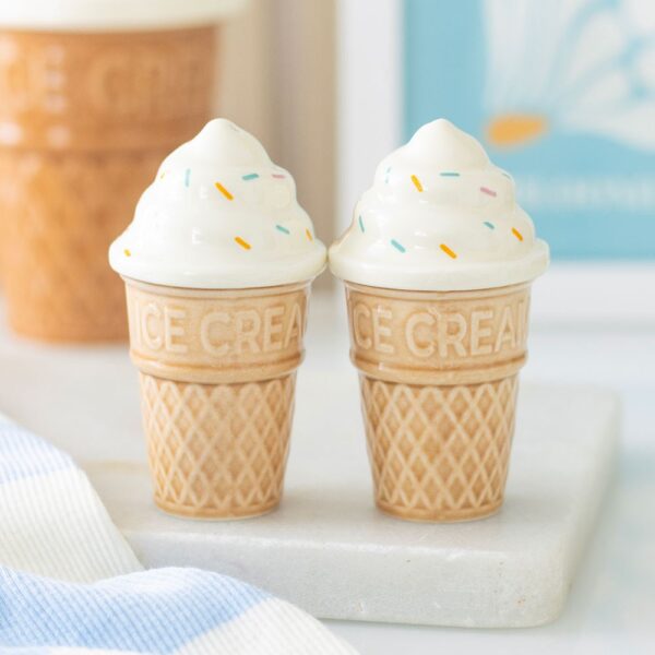 HE_82226.jpg Ice Cream Cone Salt and Pepper Shakers - Spiritual Home Decor