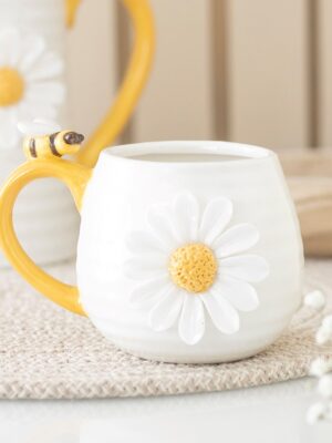 HN_88027.jpg 3D Daisy and Honey Bee Mug - Ceramic Mug