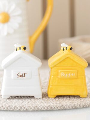 HN_88327.jpg Beehive Salt and Pepper Shakers - Spiritual Home Decor