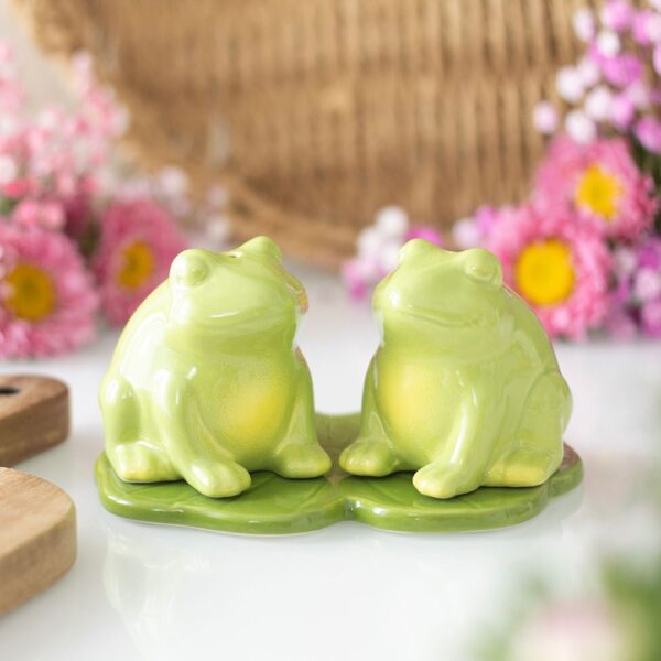 LB_08527.jpg Luna Frog Salt and Pepper Shakers - Spiritual Home Decor