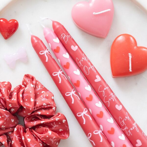 LV_69526.jpg Set of 3 Girl Gang Bow and Heart Taper Candles - Aromatherapy