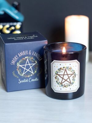 Solstice Wreath Smoky Amber & Vanilla Candle - Aromatherapy